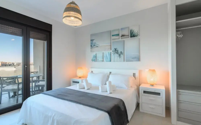 Modern Apartment With Shared Pool