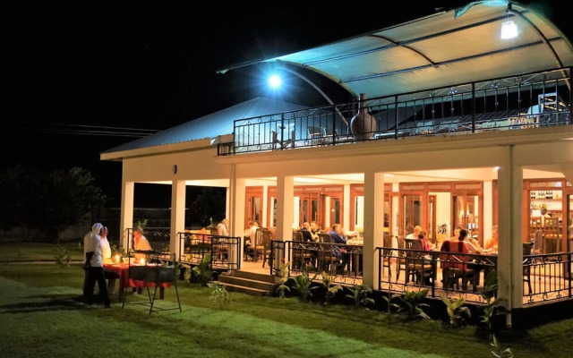 Moyoni Airport Lodge