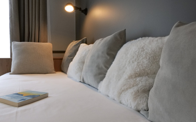 Plan B Hotel - Living Chamonix