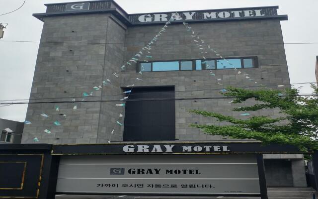 Gray Motel