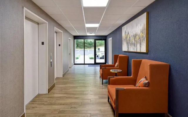 Hampton Inn Birmingham-Colonnade 280