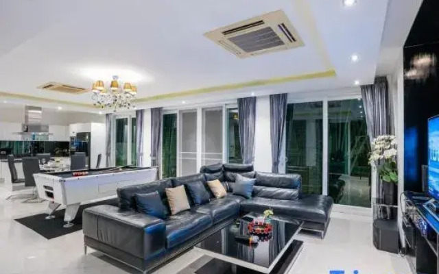 New 7BR Pool Villa with Slider - VVP31.4