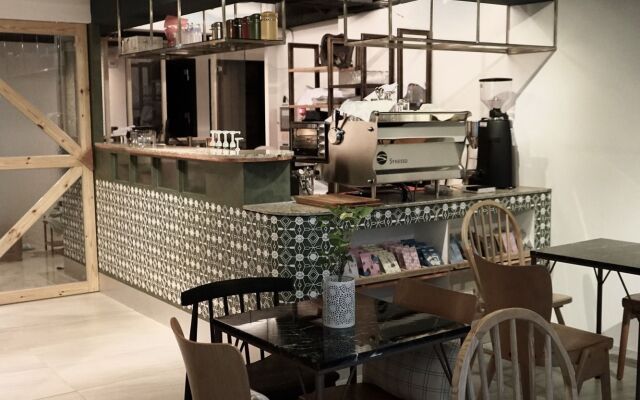 Nihao Cafe Hotel