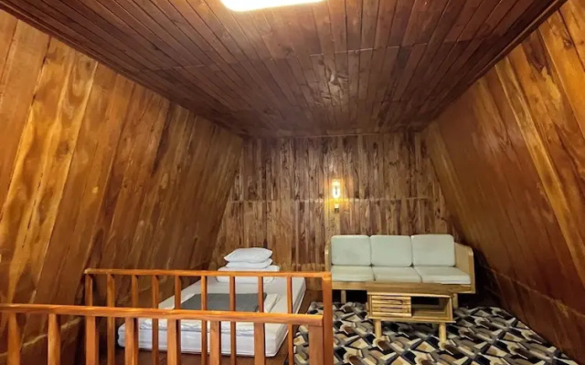 Emerald Cabin Dieng