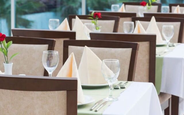 Simurg Halal Luxury Hotel