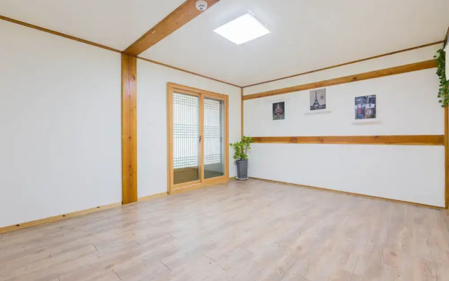 Seonamsan Hanok Pension
