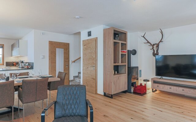 Luxury Villa in Ellmau with Hot Tub