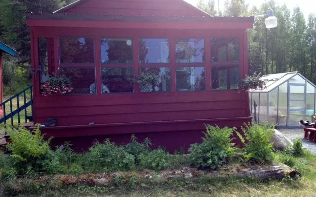 Red Cabin Bed & Breakfast