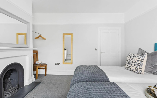 Angel 2 in Dartmouth