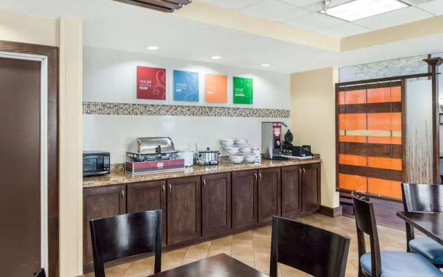 Comfort Suites Odessa near University