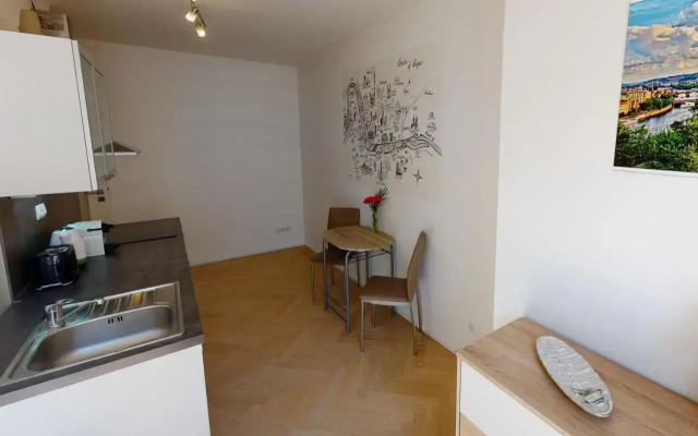 ONSITE Free Garage Parking, 10min Centre by Bus