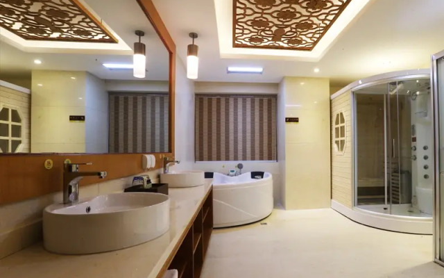 Shangri-La Balagezong Tibetan Ecological Hotel