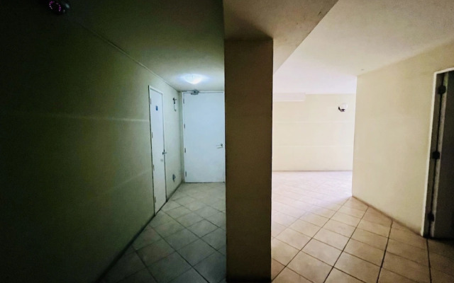 Urban Yard Bus Terminal Home Office Pool Wifi