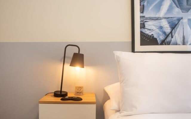 w Spotless 2BR With Balcony in Miraflores