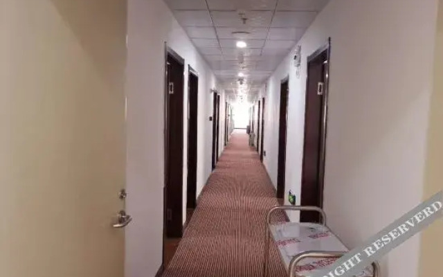 9+1 Express Hotel (Dalian Liaoning Normal University)