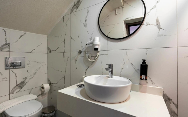 Daphnis Hotel