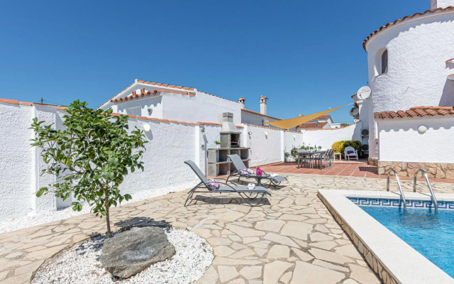 Modern Villa with Private Pool in Empuriabrava