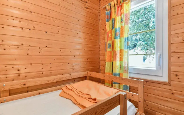 Gite in Holiday Park With Swimming Pool