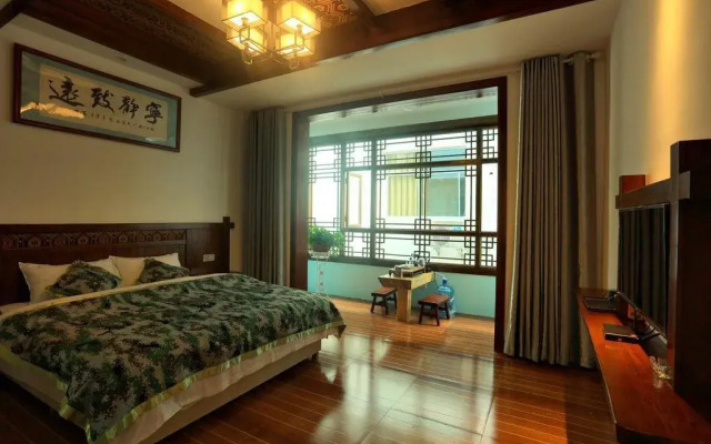 Military Theme Inn