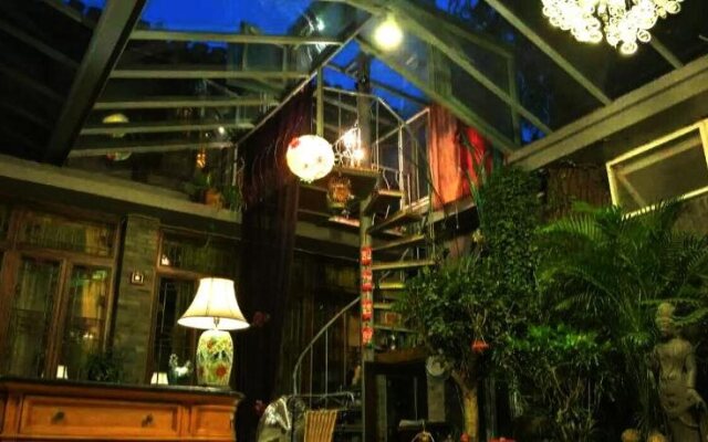 Kelly‘s Courtyard Hotel