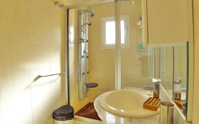Carabeo 99 - Sleeps 4