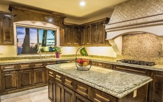 Cabo Hacienda w/ Private Pool & Rooftop Terrace!