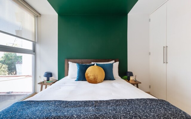 Bright 2BR Condesa Apartment With Balcony