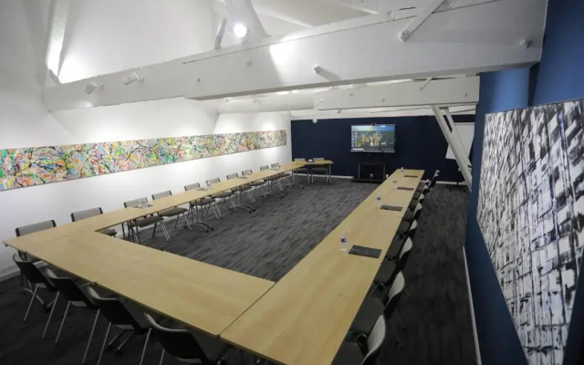 Chateau Des Fines Roches