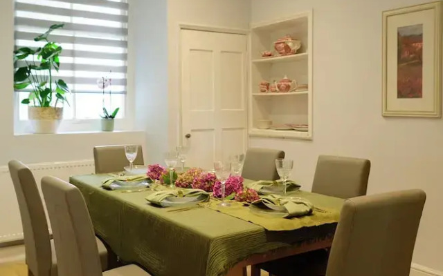 Buxton Bliss - Spacious 5 Bedroom House