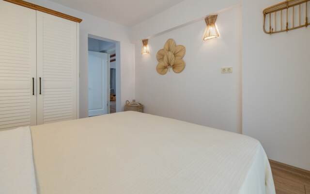 Navali̇a Beach Homes