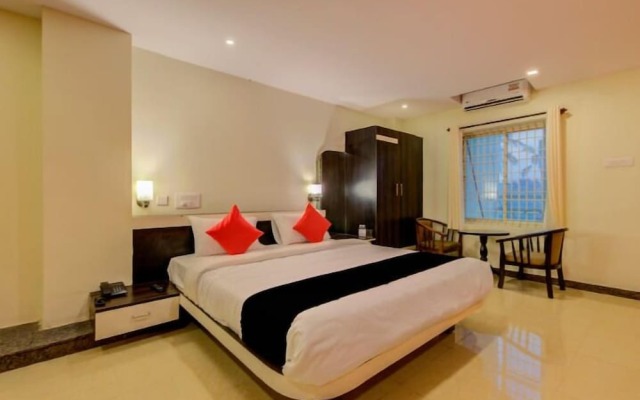 Hotel Beehive Grand
