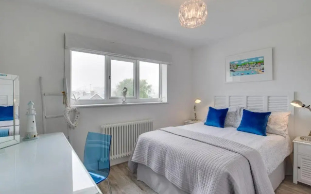 Bryn Rhosyn, 10 Cae Du