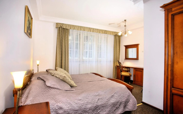 Hotel Przy Oślej Bramie - Zamek Książ