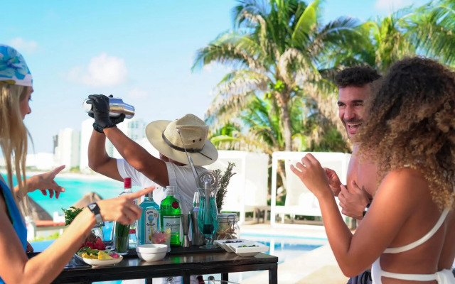 Altitude at Krystal Grand Cancun - All inclusive