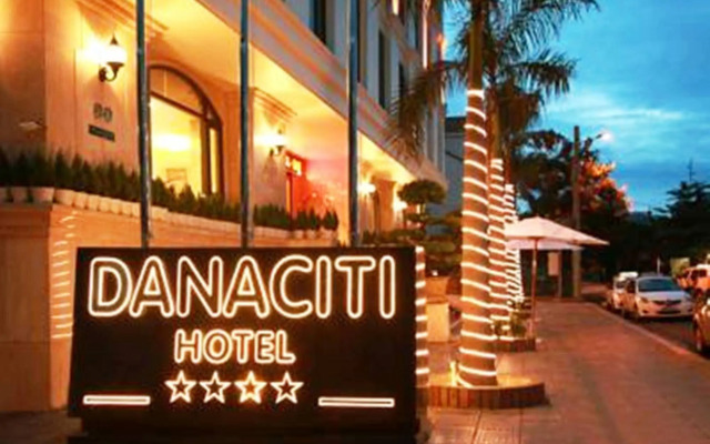 Danaciti Hotel
