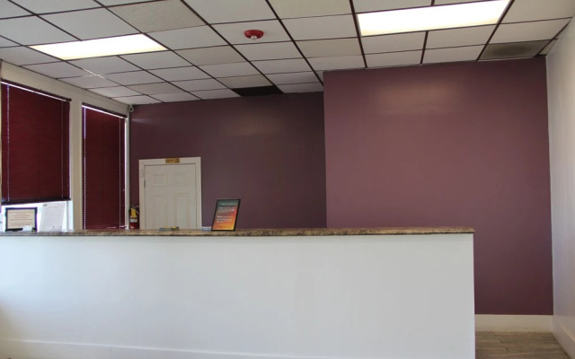 LoneStar Inn & Suites