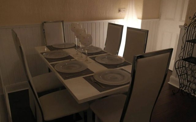 Robert The Bruce Apartment