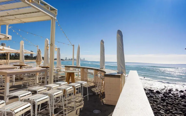 Seaview Coastal Retreat