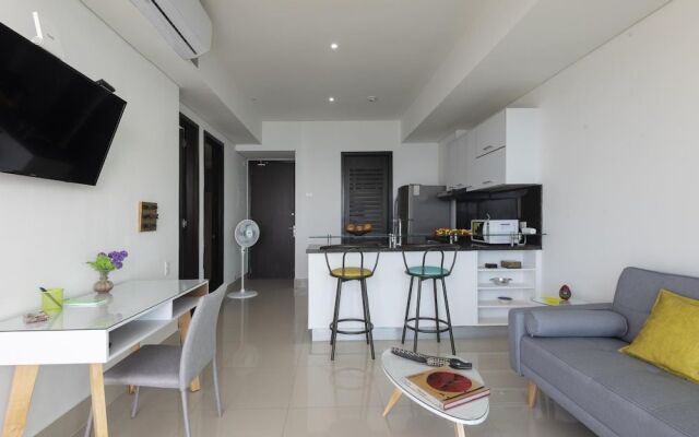 Stunning Highrise Seafront Apartment