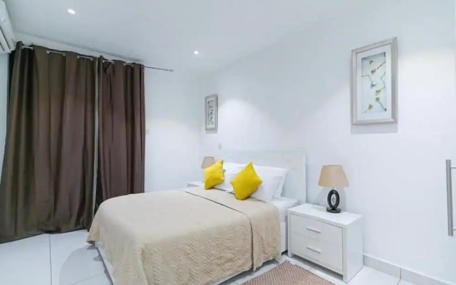 Golden Breeze Suites