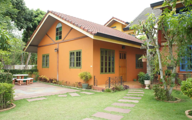 The Heritage House & Garden