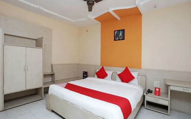 OYO 12546 Hotel Madhuban