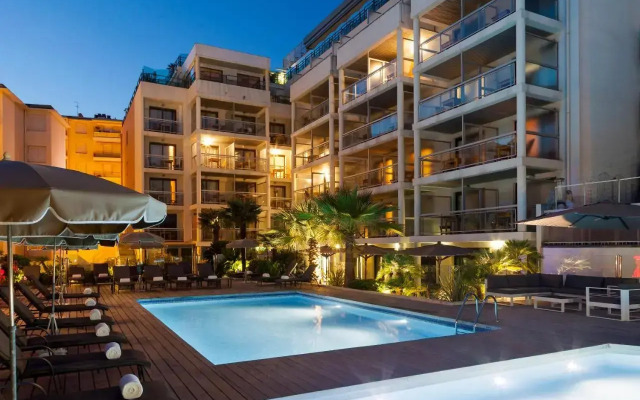 Park and Suites Prestige Cannes Croisette Hotel