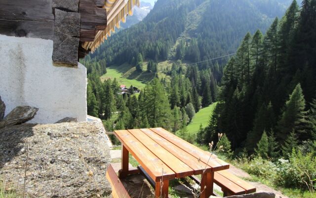 Beautiful Chalet in Binn With Parking