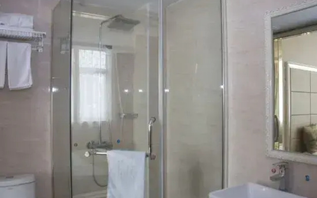 New Beacon International Hotel (Luotian Tashanhu Park)