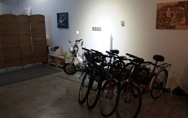 Bed & Bike Backpackers Studio