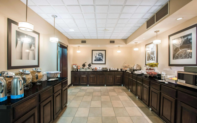 Hampton Inn Cleveland Airport - Tiedeman Road