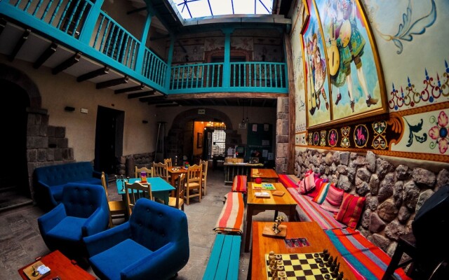 Nao Victoria Hostel