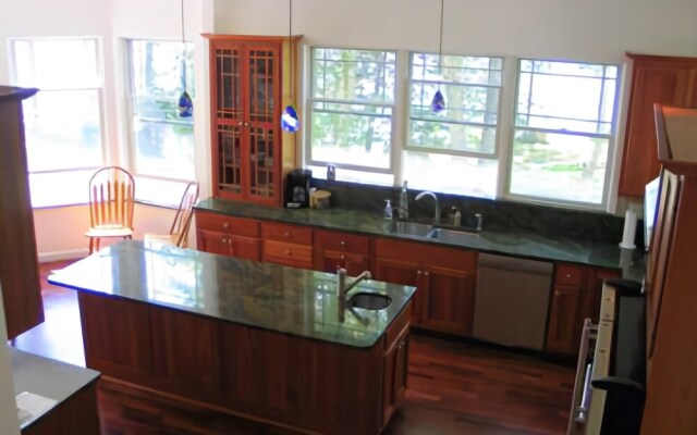 Edgewater Estate - Five Bedroom Home