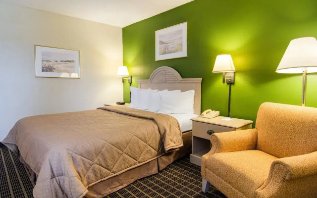 Quality Inn Merriam - Kansas City